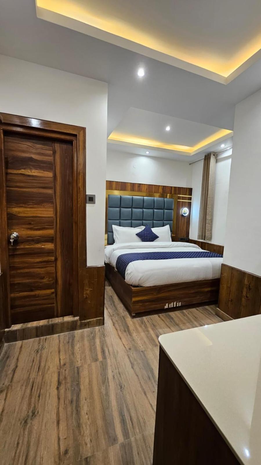 Mountain Zest- Simla Royale Near Mall Road Free Pickup From Railway Station Simla ภายนอก รูปภาพ
